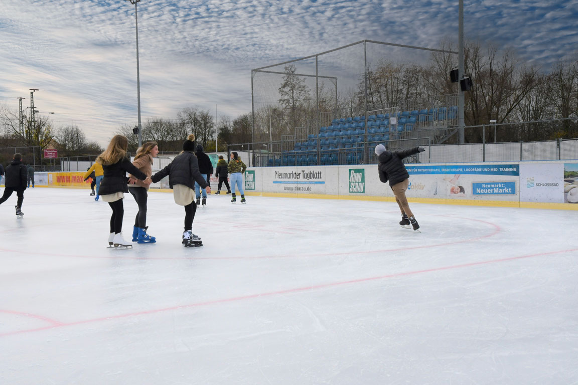 Mobile Eislaufanlage der Stadtwerke Neumarkt