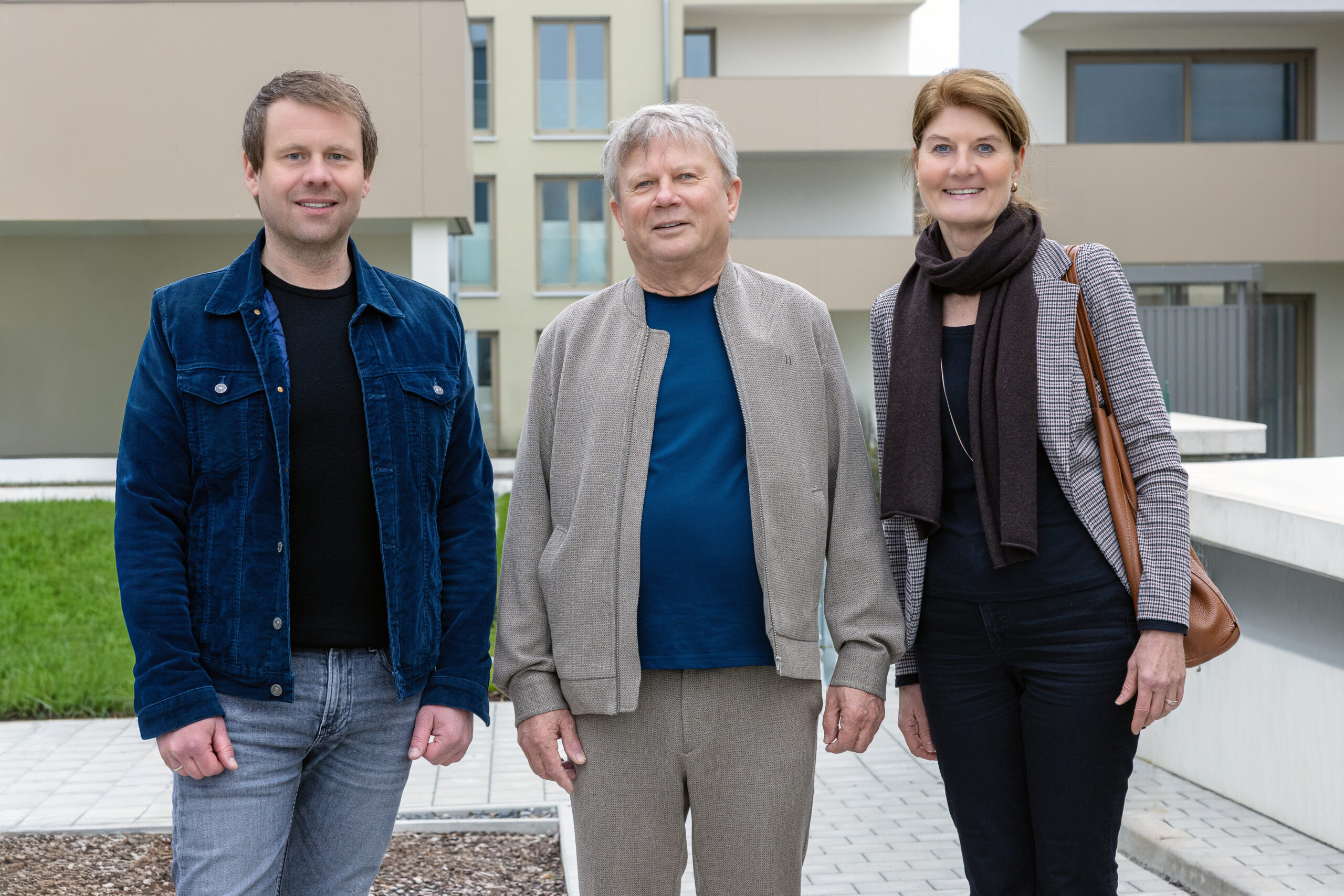 Reiner Kerschbaum (SWN) mit Bernhard Gmelch & Angelika Ott von der ID+ Immobiliendienste GmbH.